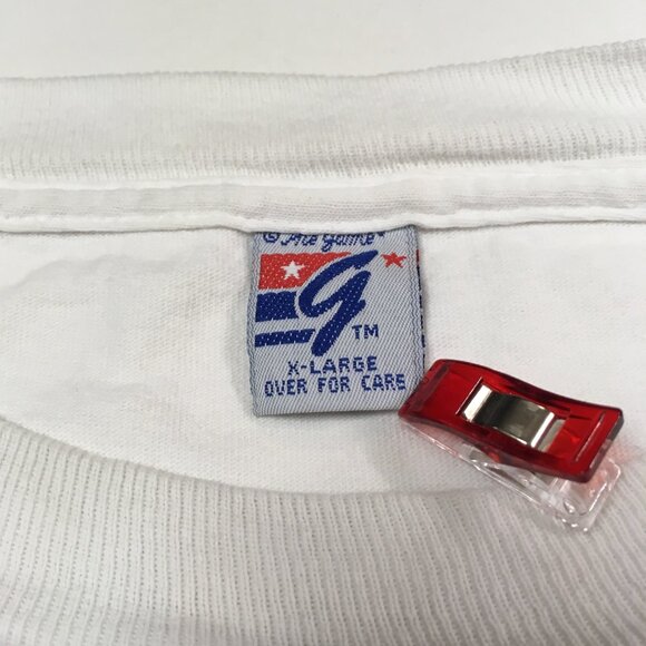 Vintage Men's Early 90's  XL Short Sleeve White Chicago Bulls Tee by The Game - Picture 4 of 15